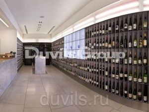 Применение HPL-панелей в здании магазина Grand Cru Simple Wine